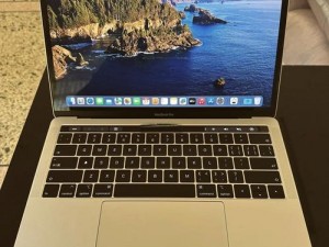 1819macbookpro18 高分辨率视网膜显示屏，操作流畅，适合办公娱乐